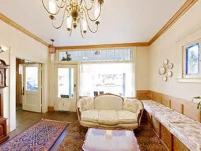 Americas Value Royal Carriage Jamestown